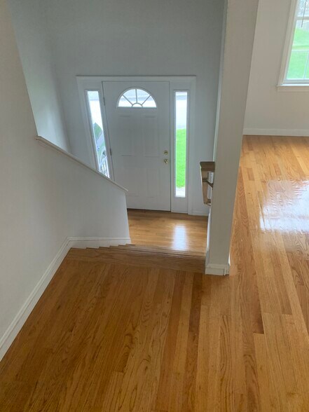 Foyer - 35 Northboro St