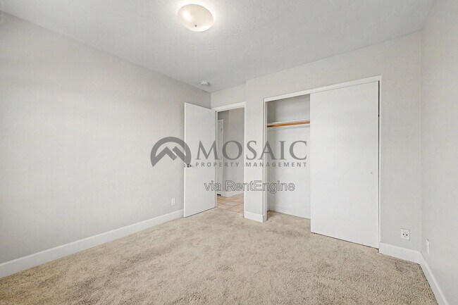 Building Photo - 2049 E San Tan Ct