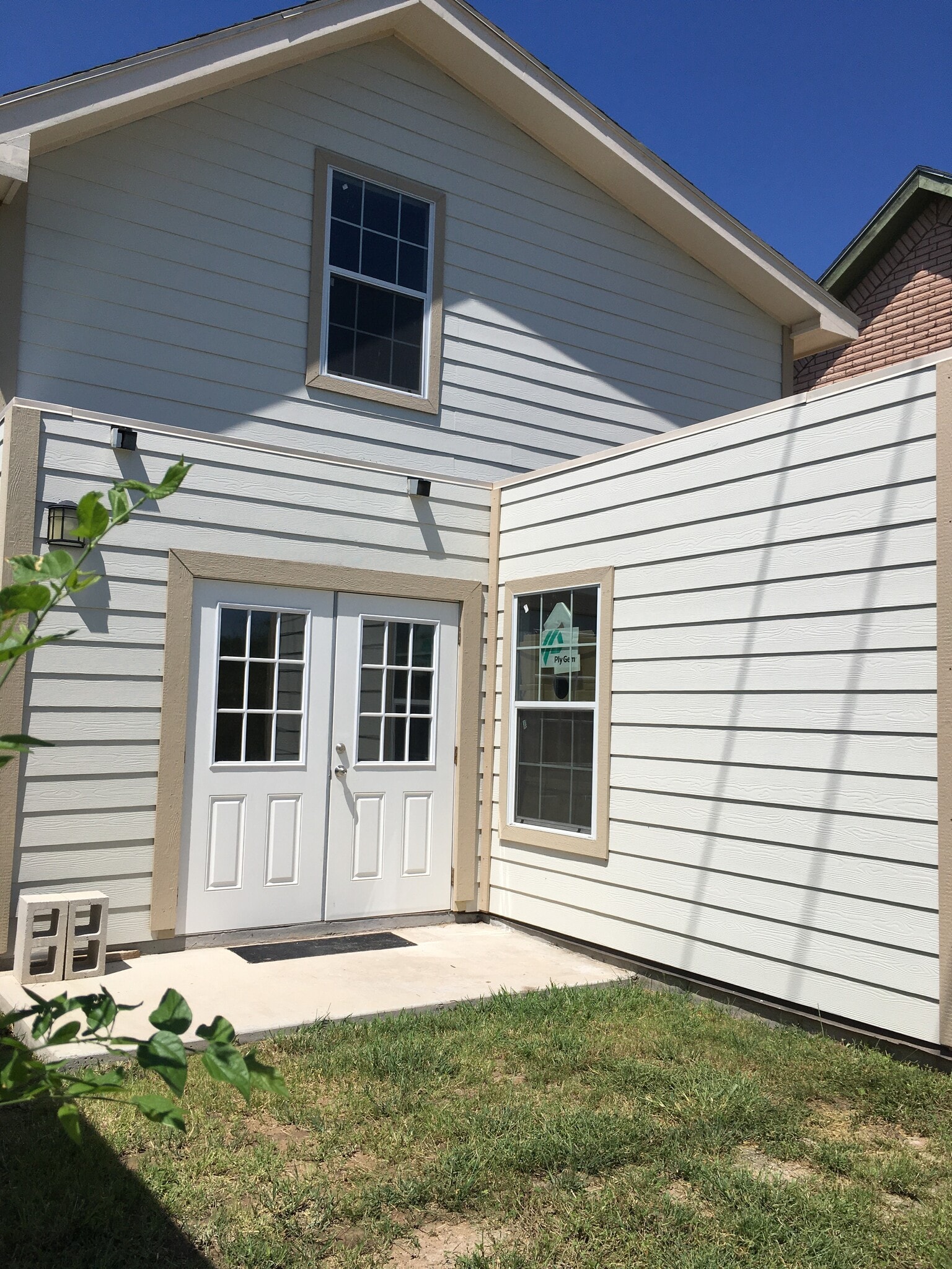 Backyard - house view - 2809 Melanie Dr