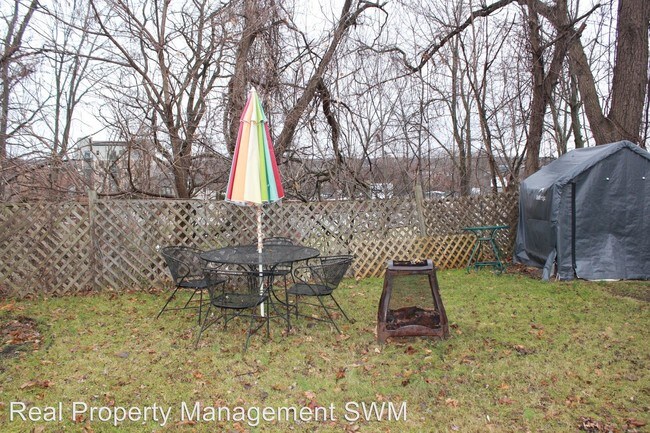 Building Photo - 3 br, 1 bath House - 1103 Market St