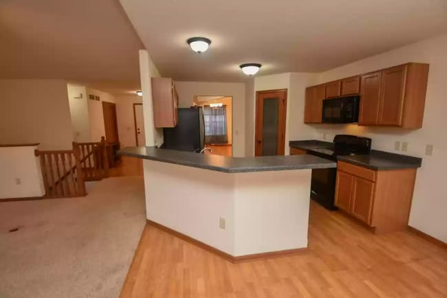 Building Photo - 502 Commander Ct