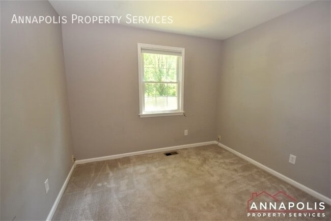 Building Photo - 442 Poplar Ln