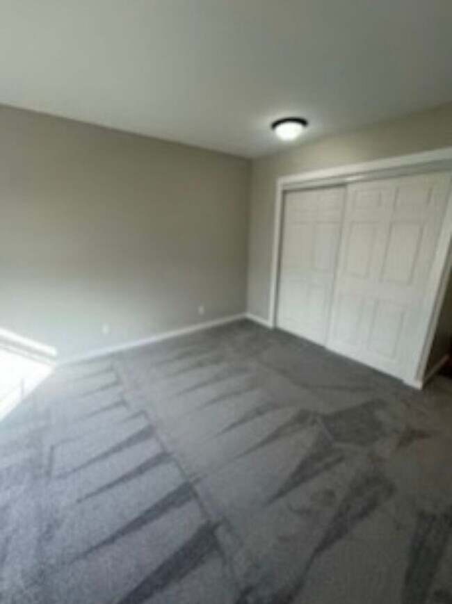 Building Photo - 1 Bedroom in Hopkins