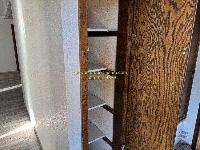 Building Photo - 3 bed, 2 bath