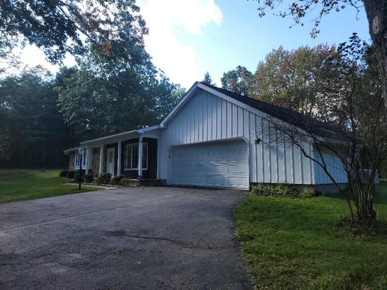 Building Photo - 335 Colgate Ln