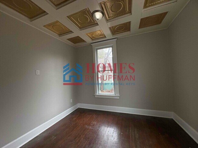 Building Photo - Spacious 3 Bedroom House | Two-Story | Loc...