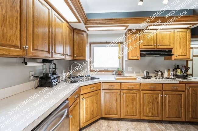 Building Photo - 3915 69th St