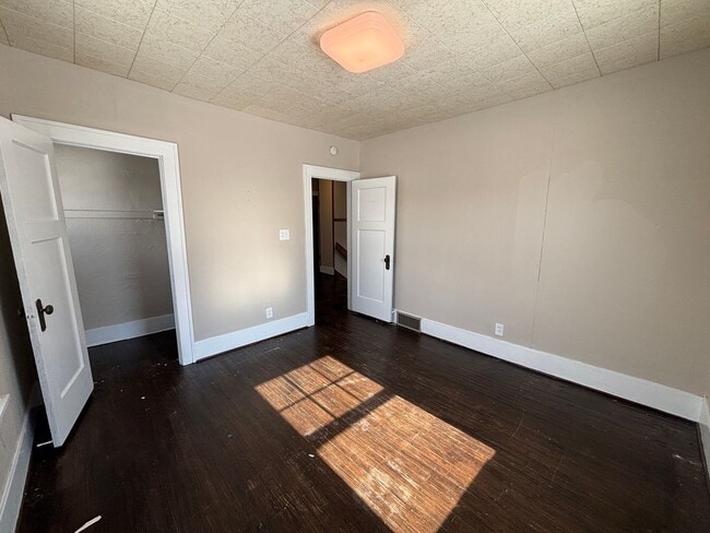 Building Photo - 1410 Wilson Ave