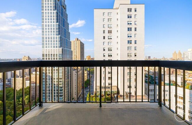 Building Photo - 2 bedroom in New York NY 10023
