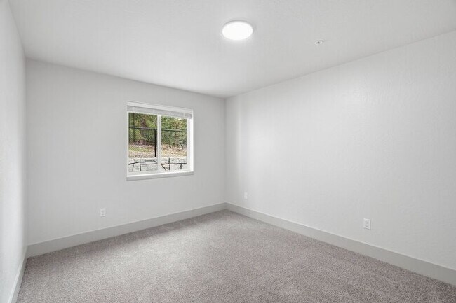 Building Photo - 1816 N 15th St