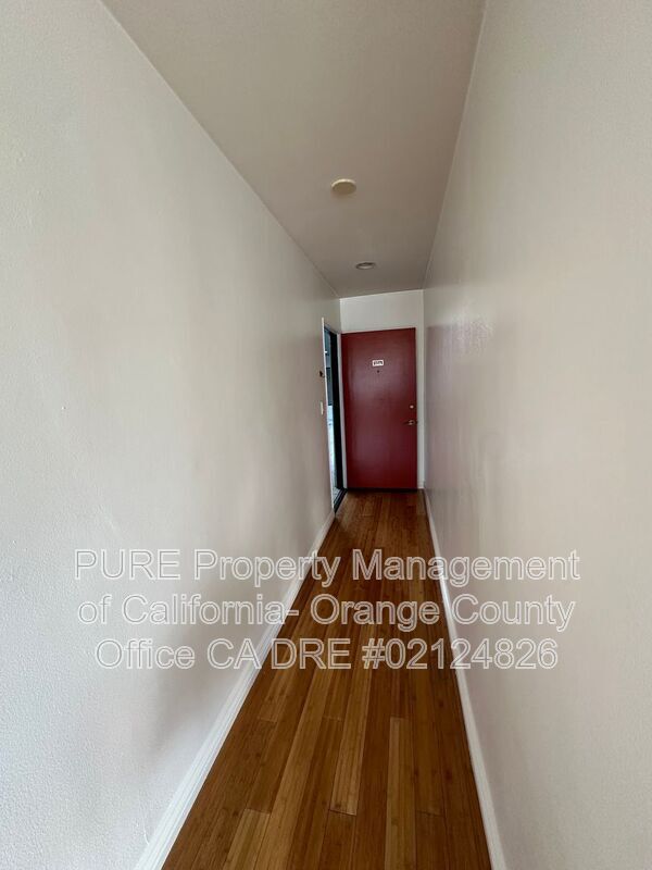 Building Photo - 1930 N Vermont Ave