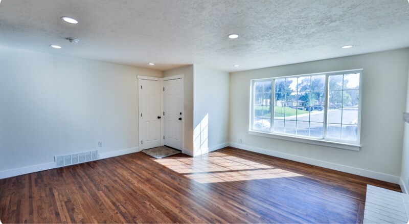 Building Photo - 350 W 2575 N