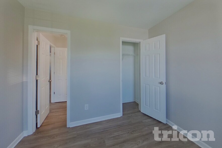 Building Photo - 712 Blazing Star Trl
