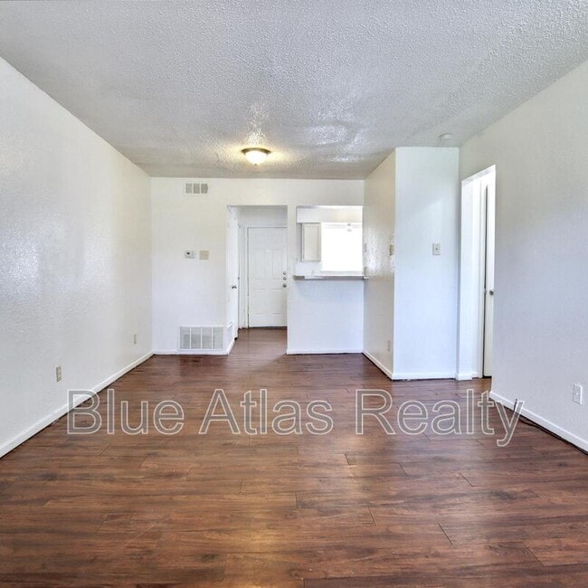 Building Photo - 2718 Wimbledon Ct