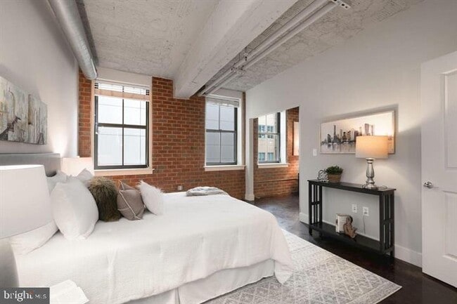 Building Photo - 916 G St NW