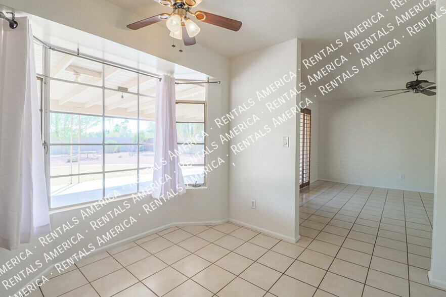 Building Photo - 4201 E Stanford Dr