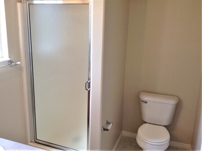 Building Photo - 929 Canfield Dr