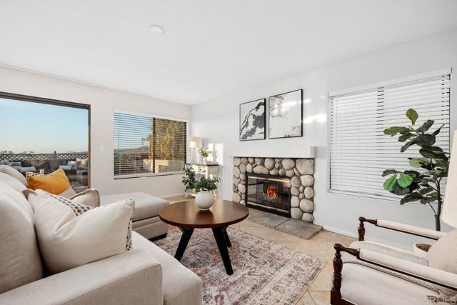 Building Photo - 9346 Laurentian Dr