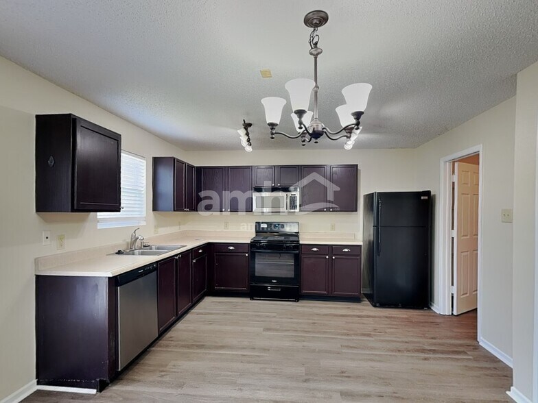 Building Photo - 2940 Hearthside Dr