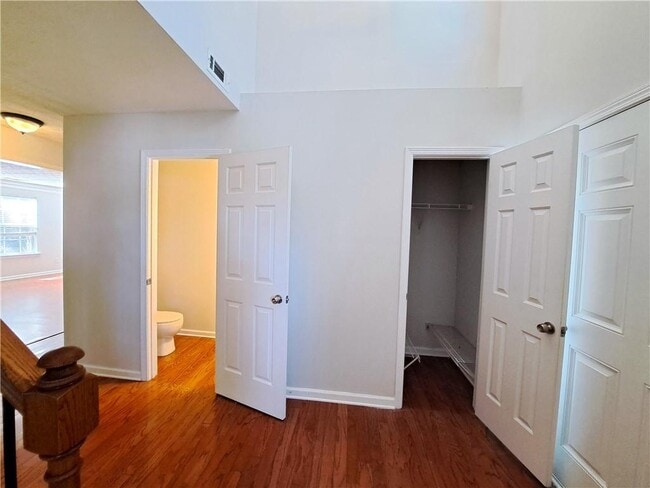 Building Photo - 3940 Crescent Walk Ln NE