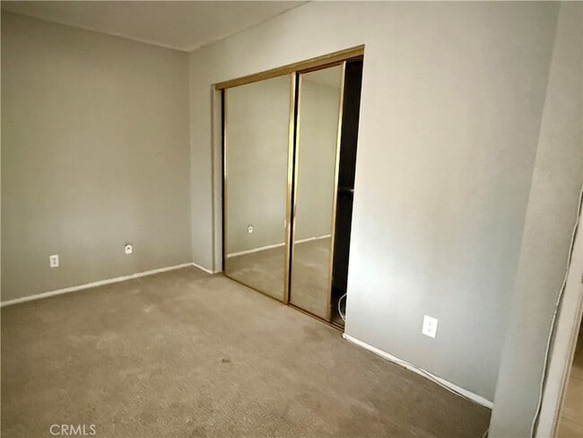 Building Photo - 18693 Albany St