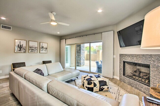 Building Photo - 6145 E Cave Creek Rd