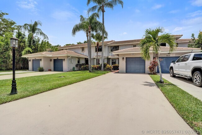 Building Photo - 635 Northshore Dr