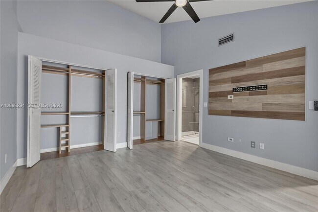 Building Photo - 1050 Summit Trail Cir