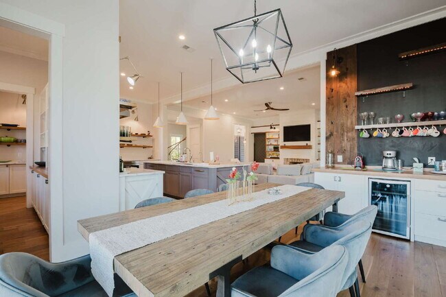 Building Photo - Stunning Custom Home in Palmetto Bluff