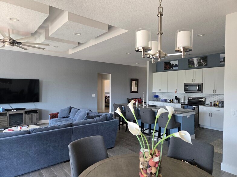 Open, spacious floor plan - 18605 Masters Cv