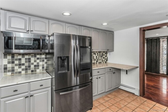 Building Photo - 524 Jerusalem Ave