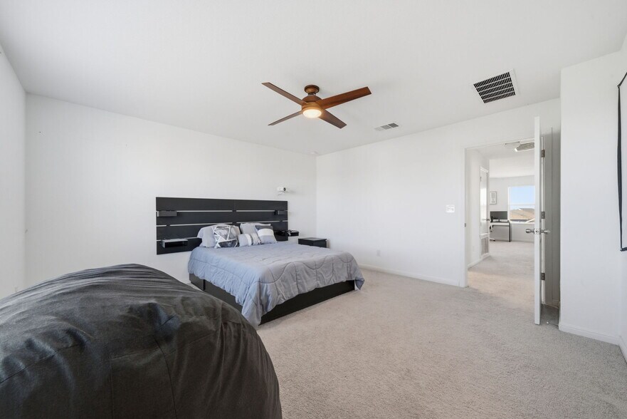 Building Photo - 13011 Tarland St