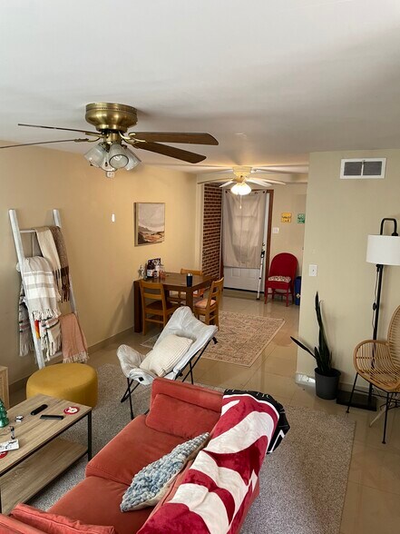 Building Photo - 211 Harding Ave