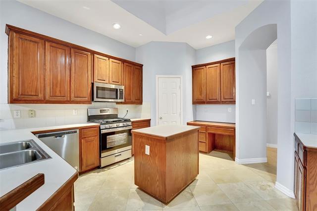 Building Photo - 1211 Greenway Dr