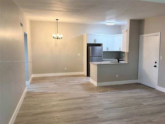 Building Photo - 9719 Hammocks Blvd