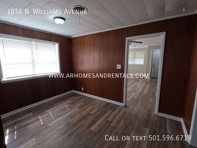 Building Photo - 1016 N. Williams Avenue | $1095 | 4 beds, ...