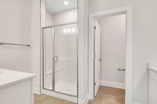 Building Photo - For Rent: Modern 3-Bedroom Condo in Richmond