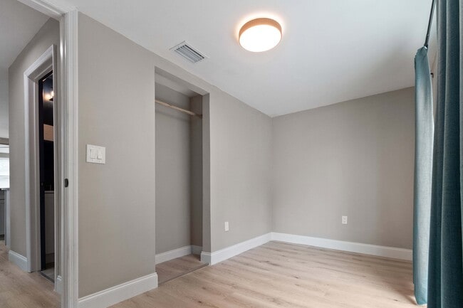 Building Photo - 1815-1812 12th St S