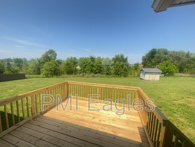 Building Photo - 102 Milard Ct