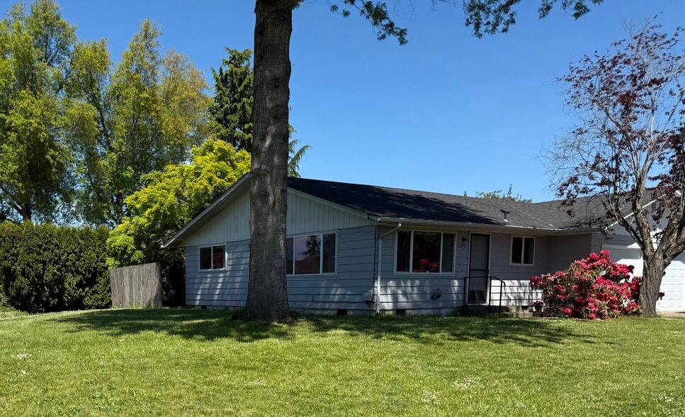 Building Photo - 3625 Bardell Ave