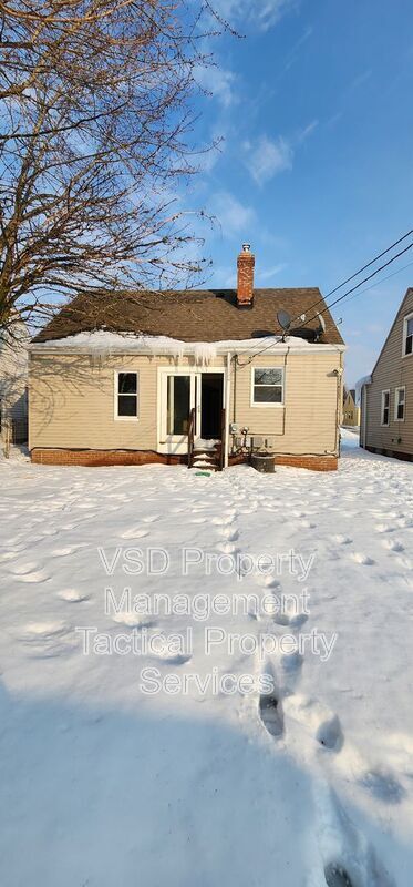 Building Photo - 5120 Clement Ave