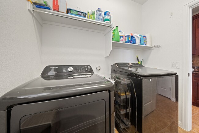 Building Photo - 1581 Grassy Field Rd