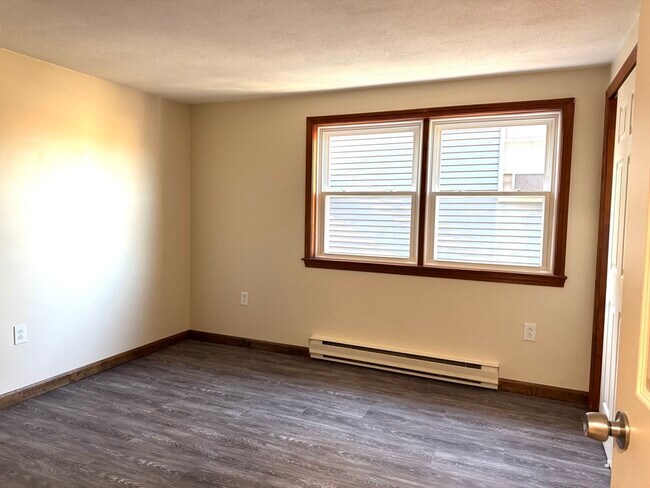 Building Photo - 484 Western Ave