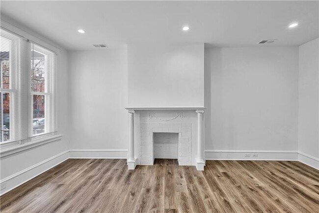 Building Photo - 3219 Kennett Sq