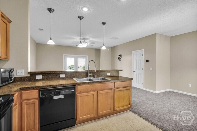 Building Photo - 975 Canyon Oak Loop