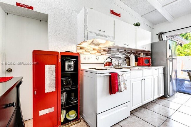 Building Photo - 2019 Fletcher St