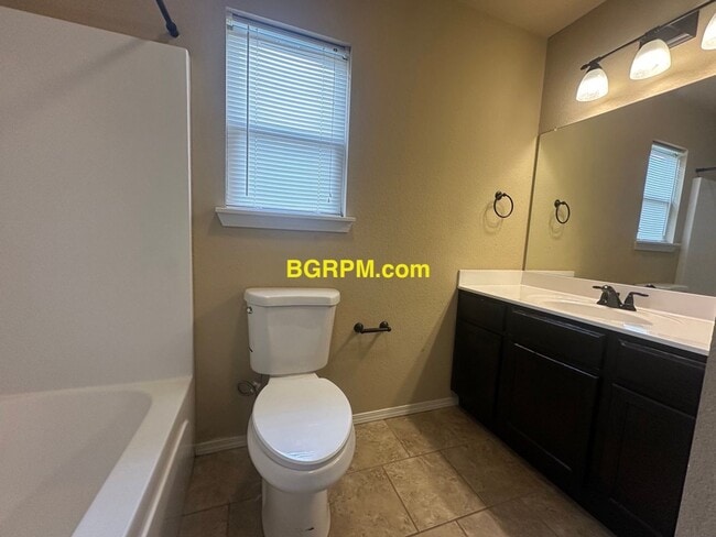 Building Photo - 3 Bedroom, 2 Bath, Home in Cabot