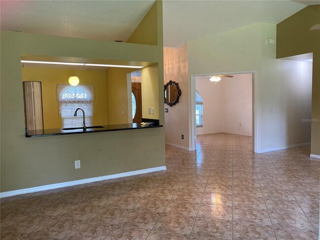 Building Photo - 1612 Atwater Dr