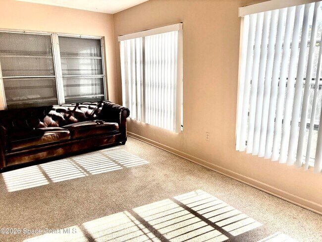 Building Photo - 19 Orange Ave