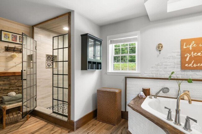 Building Photo - 174 Grove School Rd